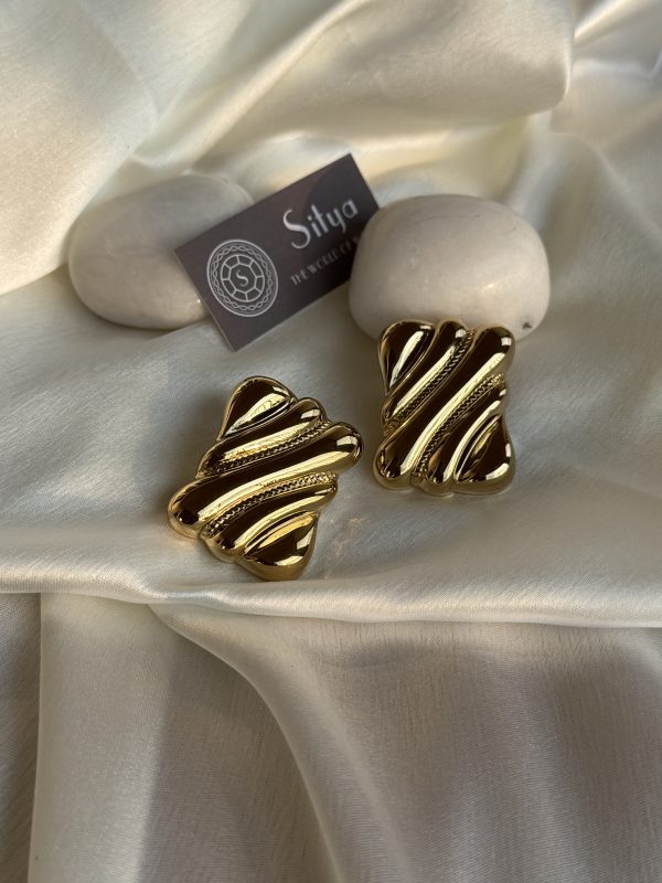 Clyra matt AT Earrings