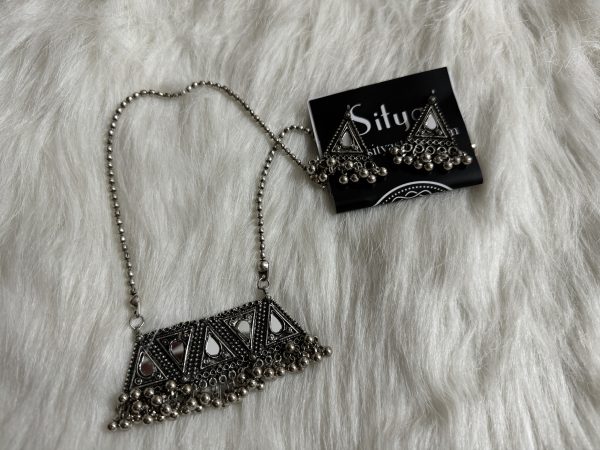Kiara Oxidised Metal Chain Set