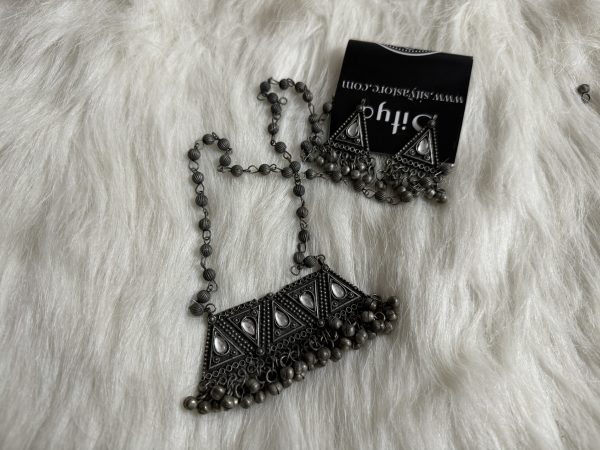 Kiara Black Metal Chain Set