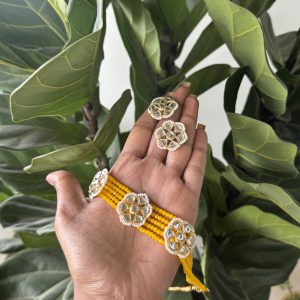 Kundano Chocker with earrings - Yellow