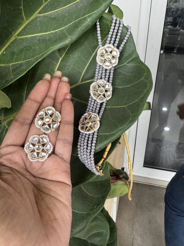 Kundano Chocker with earrings – Grey