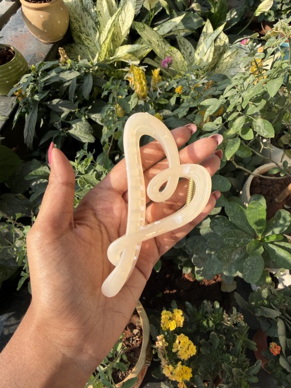 Glossy loop Hair Clip – Beige