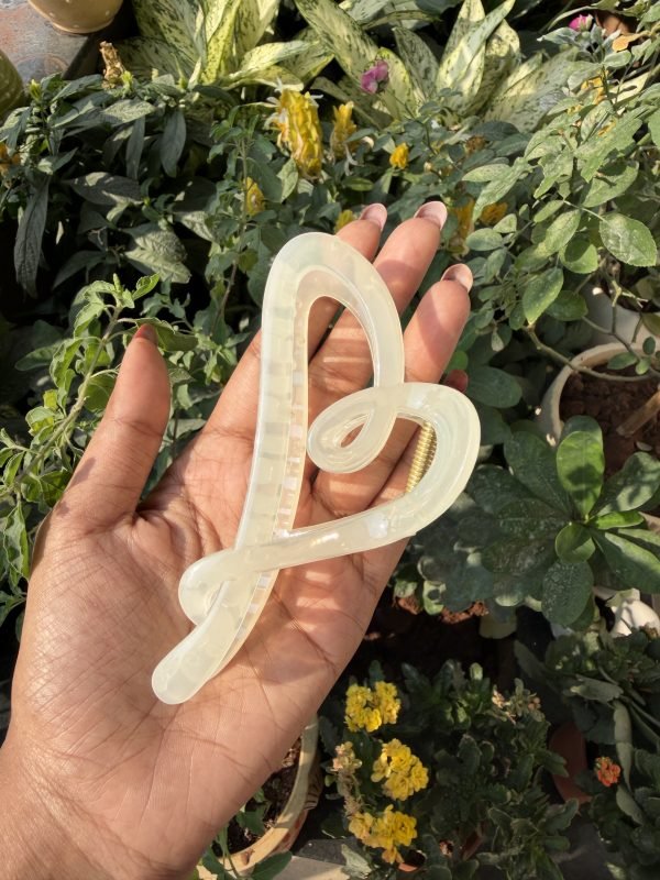 Glossy loop Hair Clip – Pearl