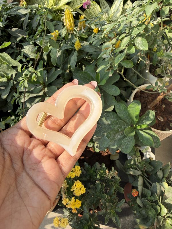 Korean Heart claw – Beige